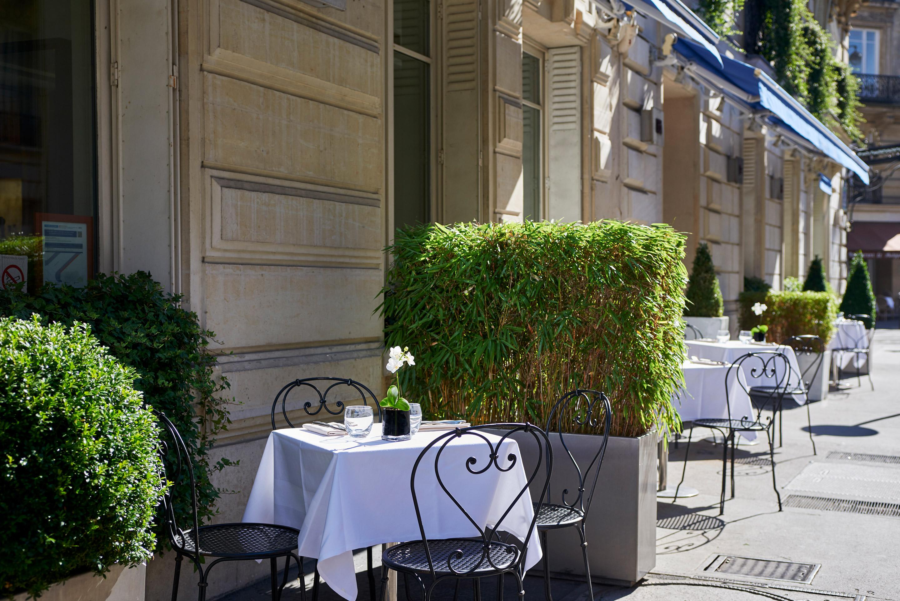 Hotel La Tremoille Paris Exterior foto